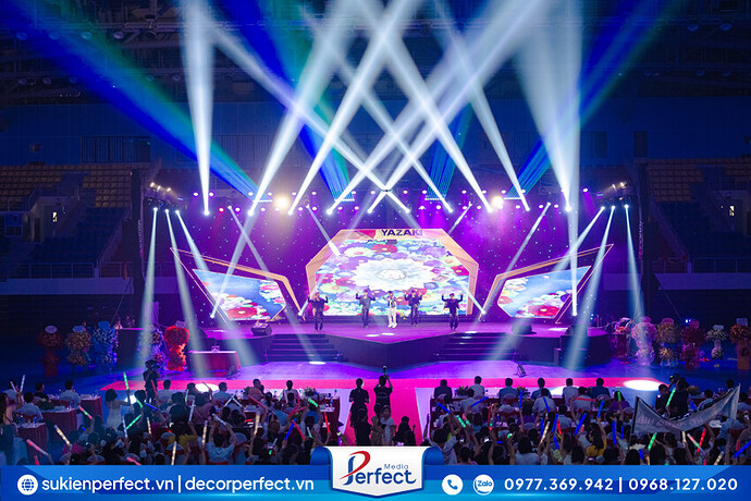 thiet-bi-am-thanh-anh-sang-san-khau-tai-quang-ninh-4