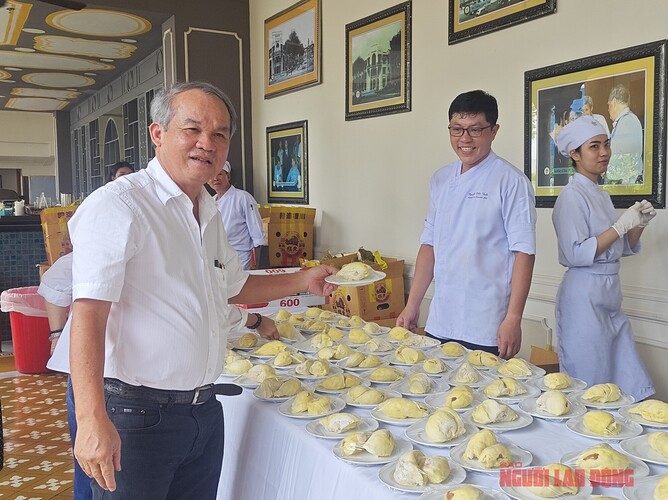 Bầu Đức đăng ký bán 25 triệu cổ phiếu HAG cho con trai?- Ảnh 1. Bầu Đức đăng ký bán 25 triệu cổ phiếu HAG cho con trai?- Ảnh 1.