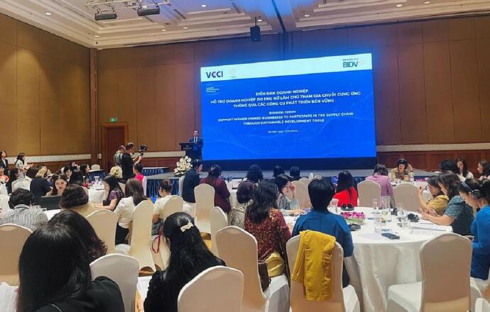 Quang cảnh diễn đàn ngày 17/4/20204.