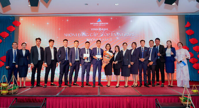 Nhóm 8 Sàn 8 đạt danh hiệu Top 1 – Nhóm Kinh doanh Xuất sắc năm 2025