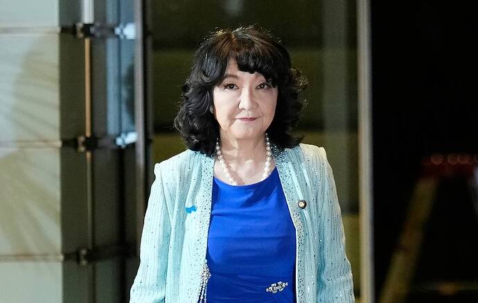 Bộ trưởng Tài chính Nhật Bản Satsuki Katayama AP Photo/Eugene Hoshiko