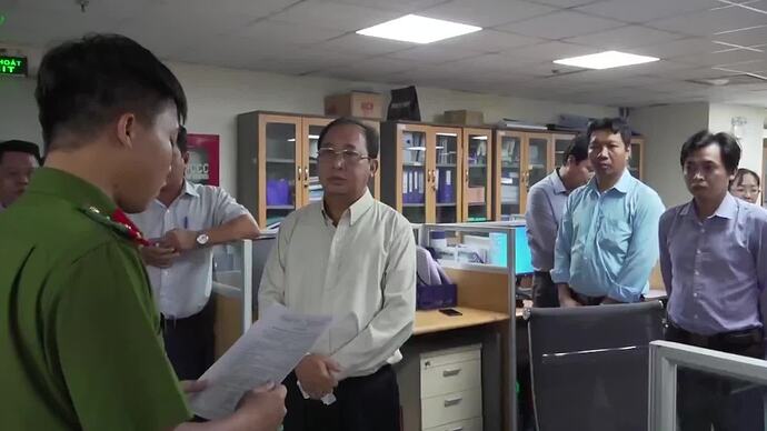 Ông Đinh Trường Chinh bị khởi tố thêm tội