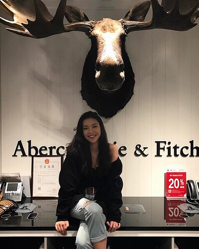 co-ban-co-nu-cuoi-chinh-phuc-trai-tim-moi-nguoi-s-1501833204-width660height824