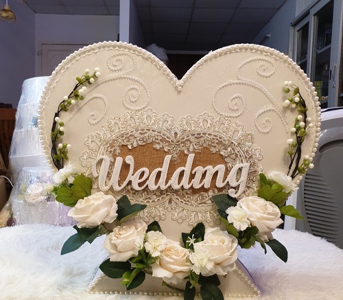 thung-tien-cuoi-hinh-trai-tim