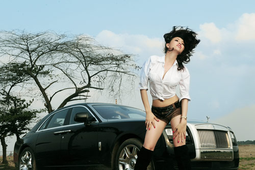 nguoi-dep-ben-sieu-xe-7