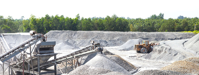 Mỏ vàng thời đầu tư công - Ảnh 1. Mỏ vàng thời đầu tư công - Ảnh 1.