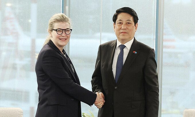 Chủ tịch nước Lương Cường tiếp bà Stephanie Pope, Chủ tịch kiêm Giám đốc điều hành của Boeing Commercial Airplanes (BCA). Ảnh: TTXVN