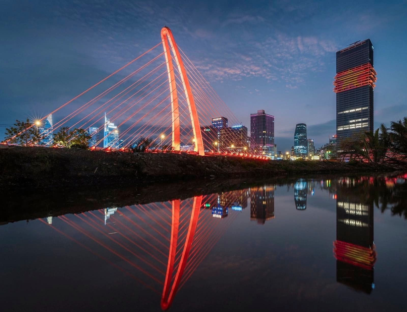 Bí ẩn nữ doanh nhân 8x chi 20.500 tỷ thâu tóm siêu tháp tài chính giữa trung tâm Thành phố Hồ Chí Minh- Ảnh 2. Bí ẩn nữ doanh nhân 8x chi 20.500 tỷ thâu tóm siêu tháp tài chính giữa trung tâm Thành phố Hồ Chí Minh- Ảnh 2.