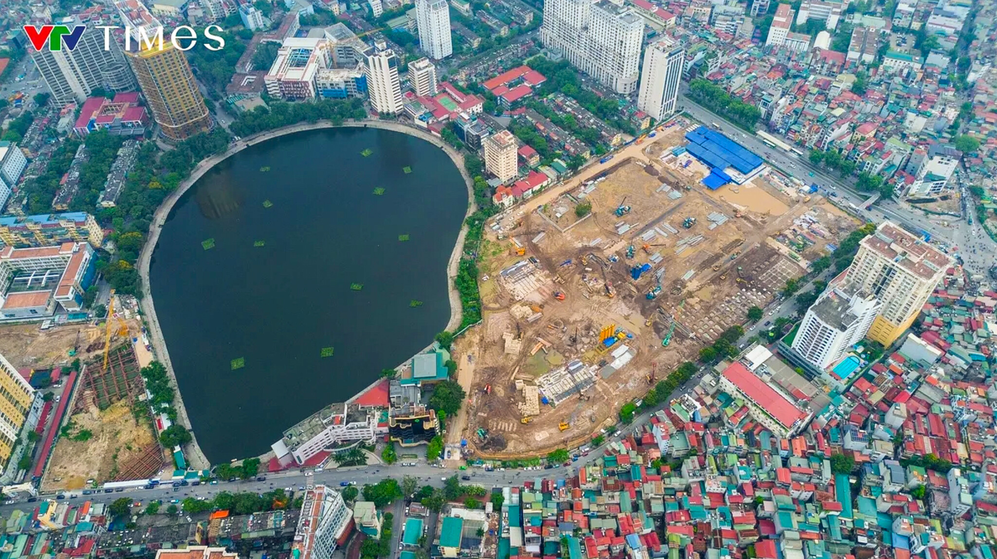 Toàn cảnh công trường dự án 17.000 tỷ của Vinhomes: Nằm cách hồ Gươm chỉ 4 km, ôm trọn hồ rộng 6 ha- Ảnh 2. Toàn cảnh công trường dự án 17.000 tỷ của Vinhomes: Nằm cách hồ Gươm chỉ 4 km, ôm trọn hồ rộng 6 ha- Ảnh 2.