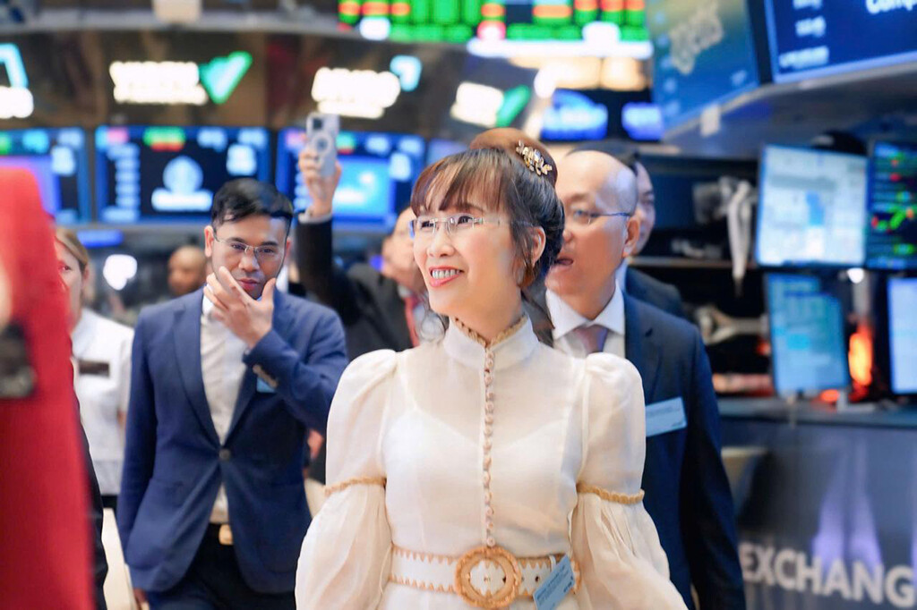 Tiến sĩ Nguyễn Thị Phương Thảo đến sàn chứng khoán NYSE rung chuông: Chúng tôi sẽ sớm bay đến Mỹ- Ảnh 6. Tiến sĩ Nguyễn Thị Phương Thảo đến sàn chứng khoán NYSE rung chuông: Chúng tôi sẽ sớm bay đến Mỹ- Ảnh 6.