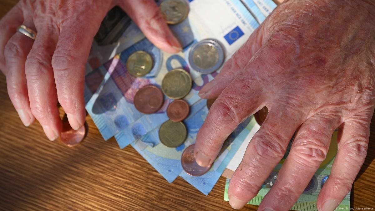 Chưa từng có: Sợ vỡ quỹ lương hưu, nền kinh tế số 1 Châu Âu phát 1,5 tỷ Euro cho trẻ em chơi chứng khoán- Ảnh 4.