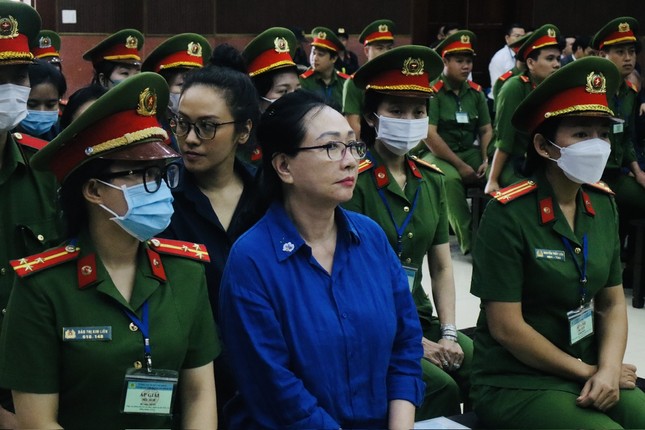 Viện Kiểm sát đề nghị giảm án cho bà Trương Mỹ Lan và 3 người thân- Ảnh 2.