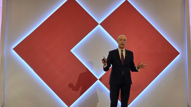 ĐHCĐ Techcombank: Dự kiến IPO TCBS trong năm 2025, mục tiêu lợi nhuận 31.500 tỷ, chia cổ tức tiền mặt 10%- Ảnh 1. ĐHCĐ Techcombank: Dự kiến IPO TCBS trong năm 2025, mục tiêu lợi nhuận 31.500 tỷ, chia cổ tức tiền mặt 10%- Ảnh 1.