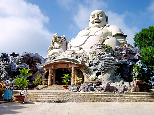 Tượng_Di_Lặc_trên_núi_Cấm