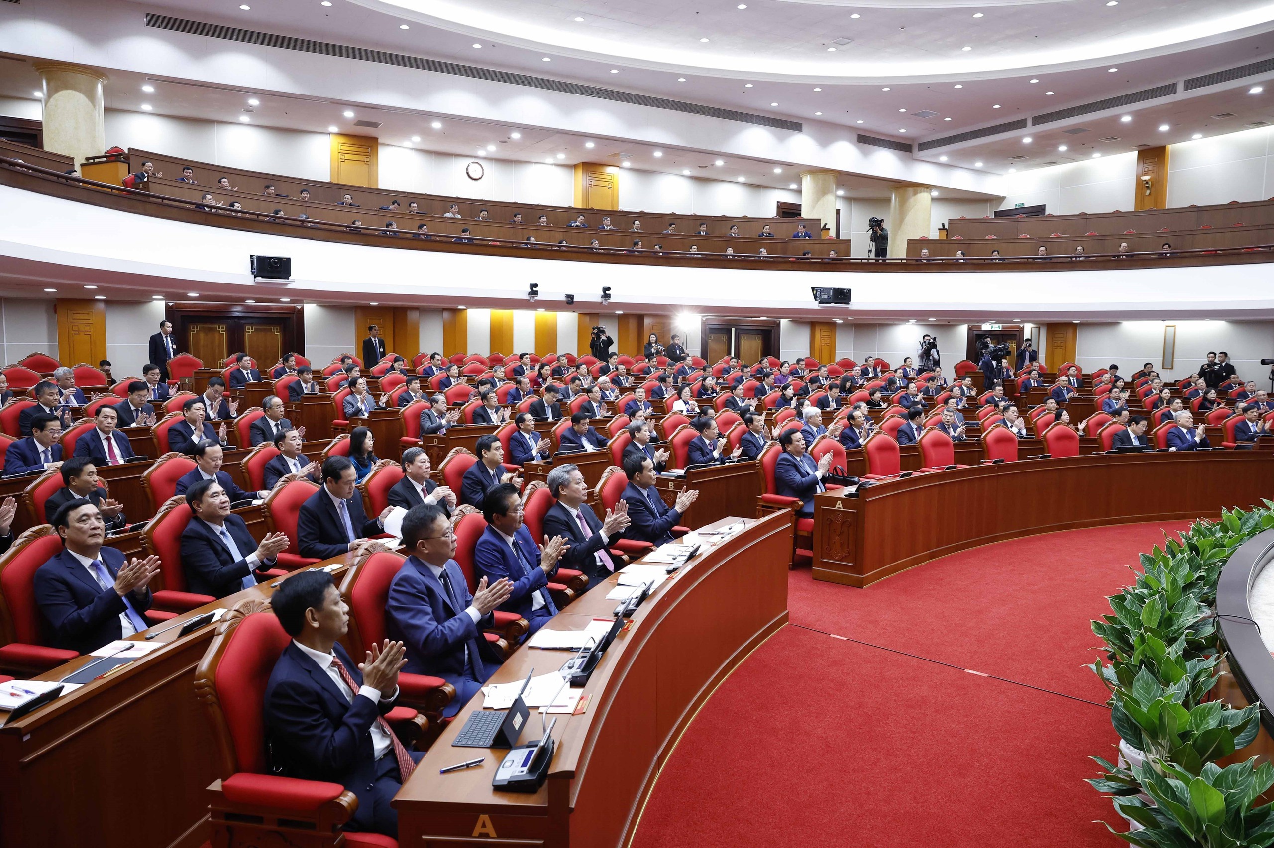 Ông Trần Sỹ Thanh được bầu làm Chủ nhiệm Ủy ban Kiểm tra Trung ương khóa XIII- Ảnh 1.