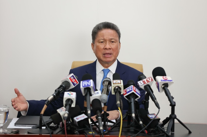 Phó thủ tướng Campuchia Sun Chanthol họp báo ngày 1/8 tại Phnom Penh. Ảnh: Fresh News