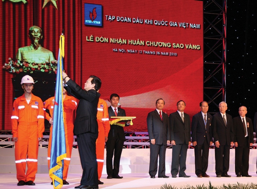 “Tôi rất gắn bó với Petrovietnam” Nguyên Thủ tướng Nguyễn Tấn Dũng: “Tôi rất gắn bó với Petrovietnam”