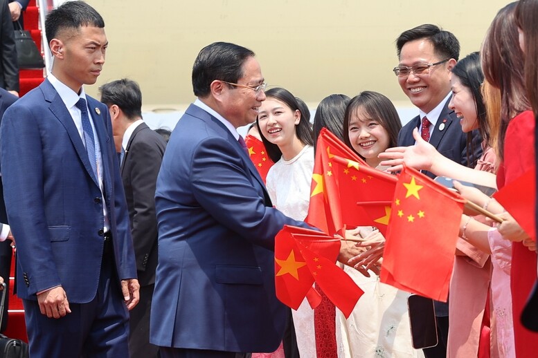 Thủ tướng tới Thiên Tân, bắt đầu chuyến công tác dự Hội nghị WEF và làm việc tại Trung Quốc- Ảnh 3.