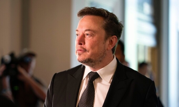 Tỷ phú Mỹ Elon Musk tại dinh thự Mar-a-Lago của Tổng thống Donald Trump vào hôm 5/1. Ảnh: Reuters
