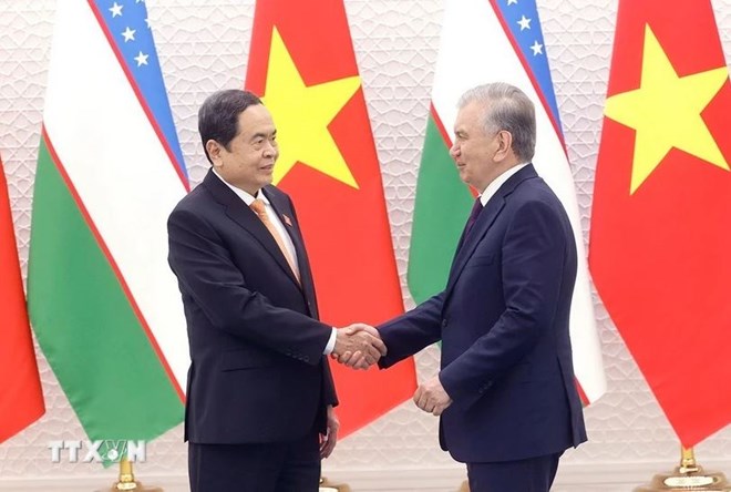 Chủ tịch Quốc hội Trần Thanh Mẫn hội kiến Tổng thống Uzbekistan