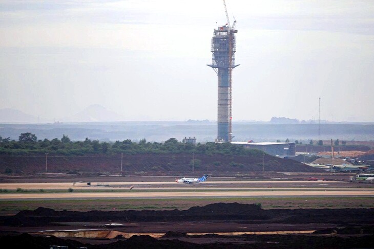 Máy bay lần đầu tiếp cận đường bay sân bay Long Thành - Ảnh 3.