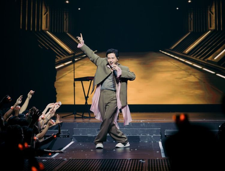 Nam ca sĩ phải bán nhà vì thua lỗ chứng khoán: Từng rơi vào trầm cảm, cát xê tăng vọt sau show Anh Trai- Ảnh 3.