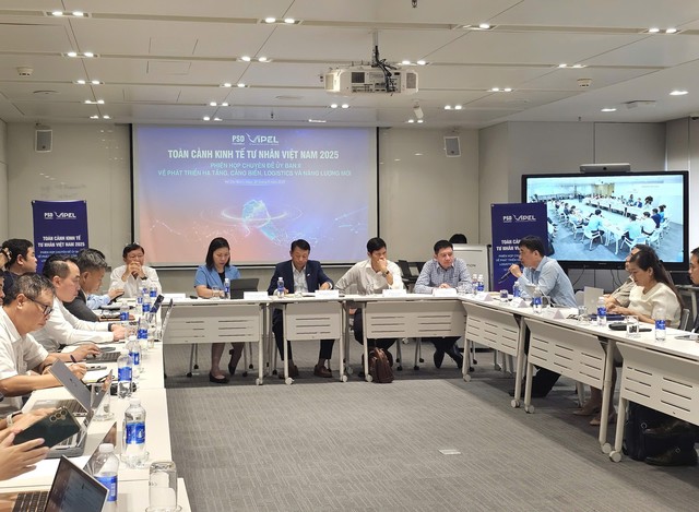 Đại diện các doanh nghiệp, hiệp hội tham gia phiên chuyên đề của Uỷ ban II. Đại diện các doanh nghiệp, hiệp hội tham gia phiên chuyên đề của Uỷ ban II.\ 640x468