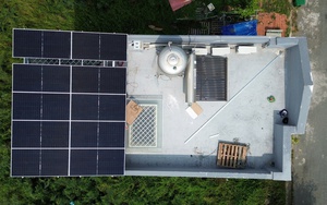 Lắp điện mặt trời mái nhà phải xin phép xây dựng, PCCC, môi trường, điện lực...? - Ảnh 1.