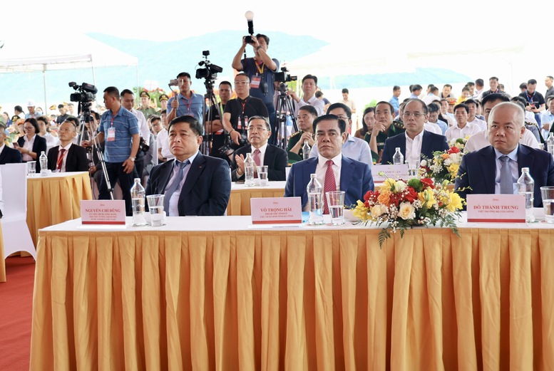 VinFast Hà Tĩnh: Xác lập kỷ lục về tiến độ hoàn thiện nhà máy- Ảnh 2.