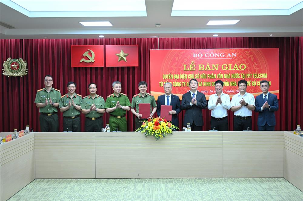 photo-1752634924852 photo-1752634924852