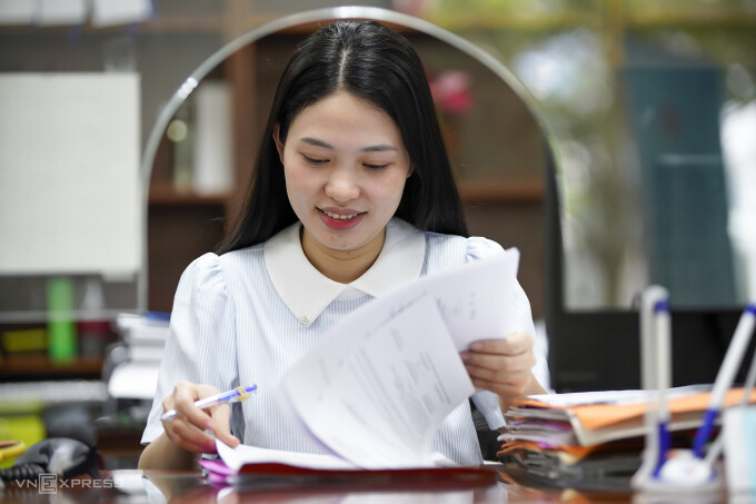 Công chức làm việc tại Trung tâm hành chính TP Đà Nẵng, tháng 5/2025. Ảnh: Nguyễn Đông