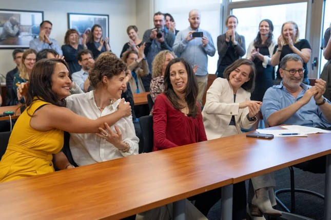 Ảnh ông Donald Trump bị ám sát hụt giành giải Pulitzer ảnh 2