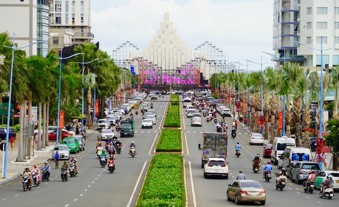 Biển Vũng Tàu kín đặc du khách - Ảnh 6.