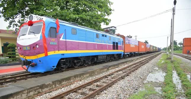 Đường sắt Lào Cai - Hà Nội - Hải Phòng: Hơn 8 tỷ USD, nối với Trung Quốc- Ảnh 1. Đường sắt Lào Cai - Hà Nội - Hải Phòng: Hơn 8 tỷ USD, nối với Trung Quốc- Ảnh 1.