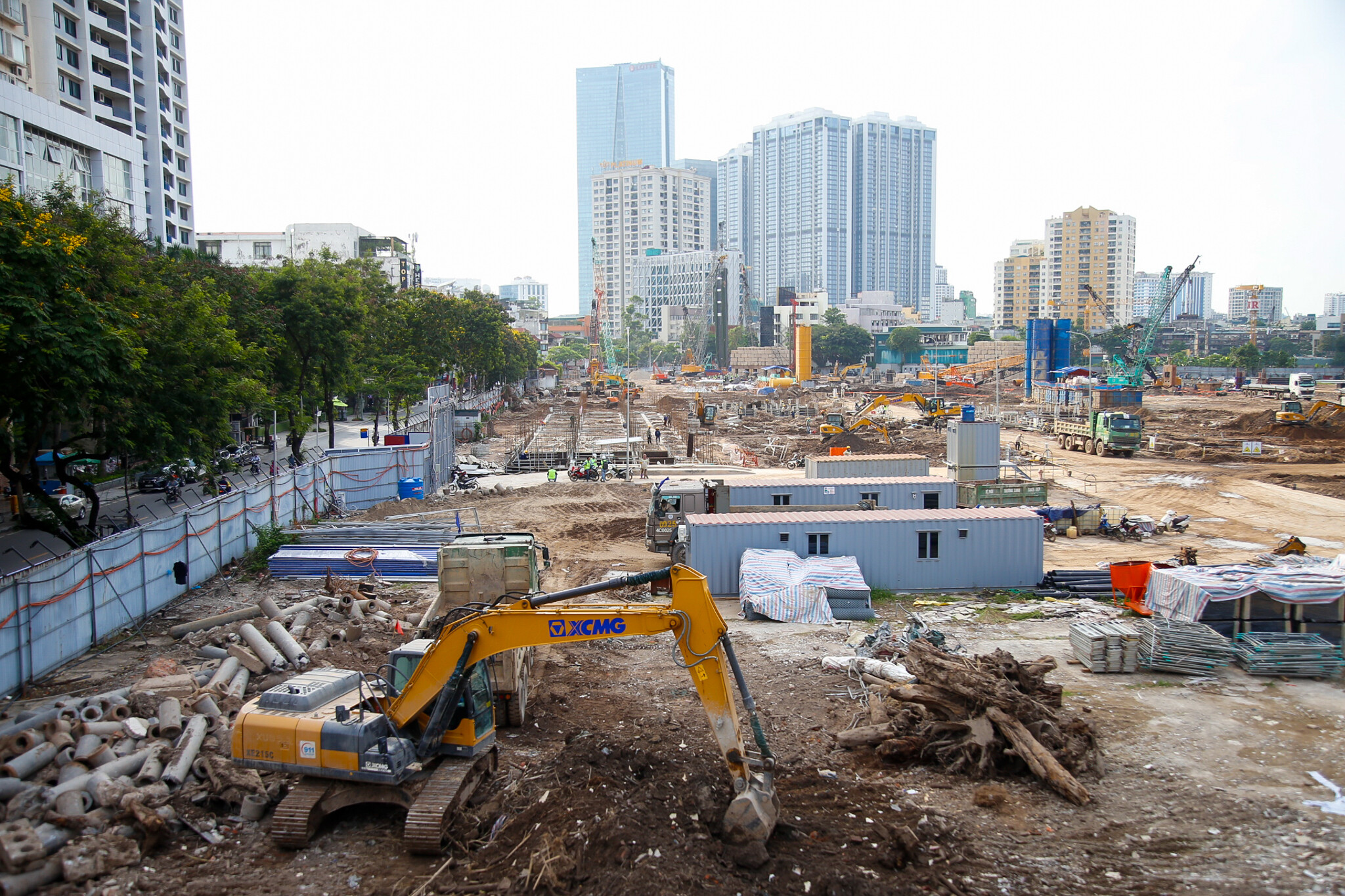 Toàn cảnh công trường dự án 17.000 tỷ của Vinhomes: Nằm cách hồ Gươm chỉ 4 km, ôm trọn hồ rộng 6 ha- Ảnh 6. Toàn cảnh công trường dự án 17.000 tỷ của Vinhomes: Nằm cách hồ Gươm chỉ 4 km, ôm trọn hồ rộng 6 ha- Ảnh 6.