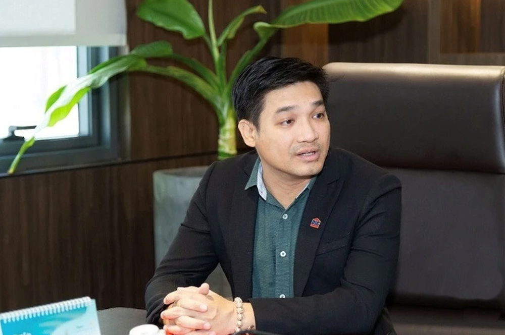 Cường 'đô la' đang nhận lương 14 triệu đồng/tháng- Ảnh 2. Cường 'đô la' đang nhận lương 14 triệu đồng/tháng- Ảnh 2.