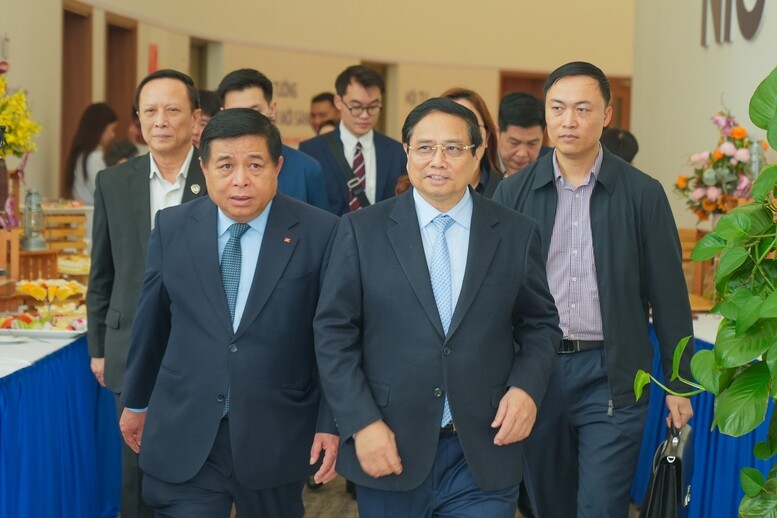 Thủ tướng: Việt Nam nỗ lực xoay chuyển tình thế, chuyển đổi trạng thái về bán dẫn và AI- Ảnh 1. Thủ tướng: Việt Nam nỗ lực xoay chuyển tình thế, chuyển đổi trạng thái về bán dẫn và AI- Ảnh 1.