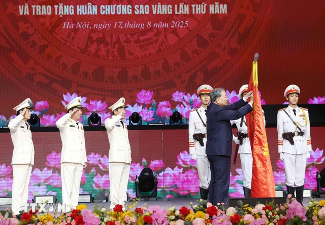 CÔNG AN NHÂN DÂN VÌ ĐẢNG, VÌ DÂN- Ảnh 2. CÔNG AN NHÂN DÂN VÌ ĐẢNG, VÌ DÂN- Ảnh 2.