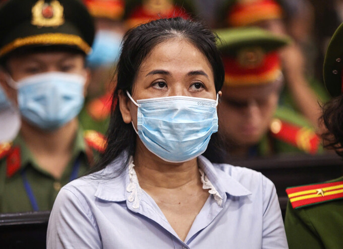 Bị cáo Mai Thị Hồng Hạnh trong phiên tòa sơ thẩm ngày 20/11. Ảnh: Quỳnh Trần