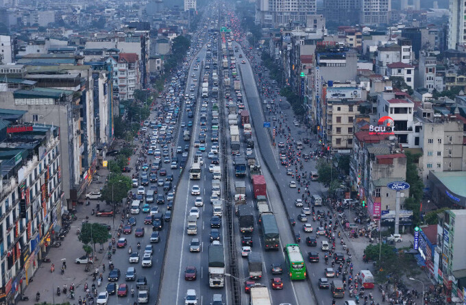 Đường phố Hà Nội tắc đường, tháng 4/2025. Ảnh: Phạm Chiểu