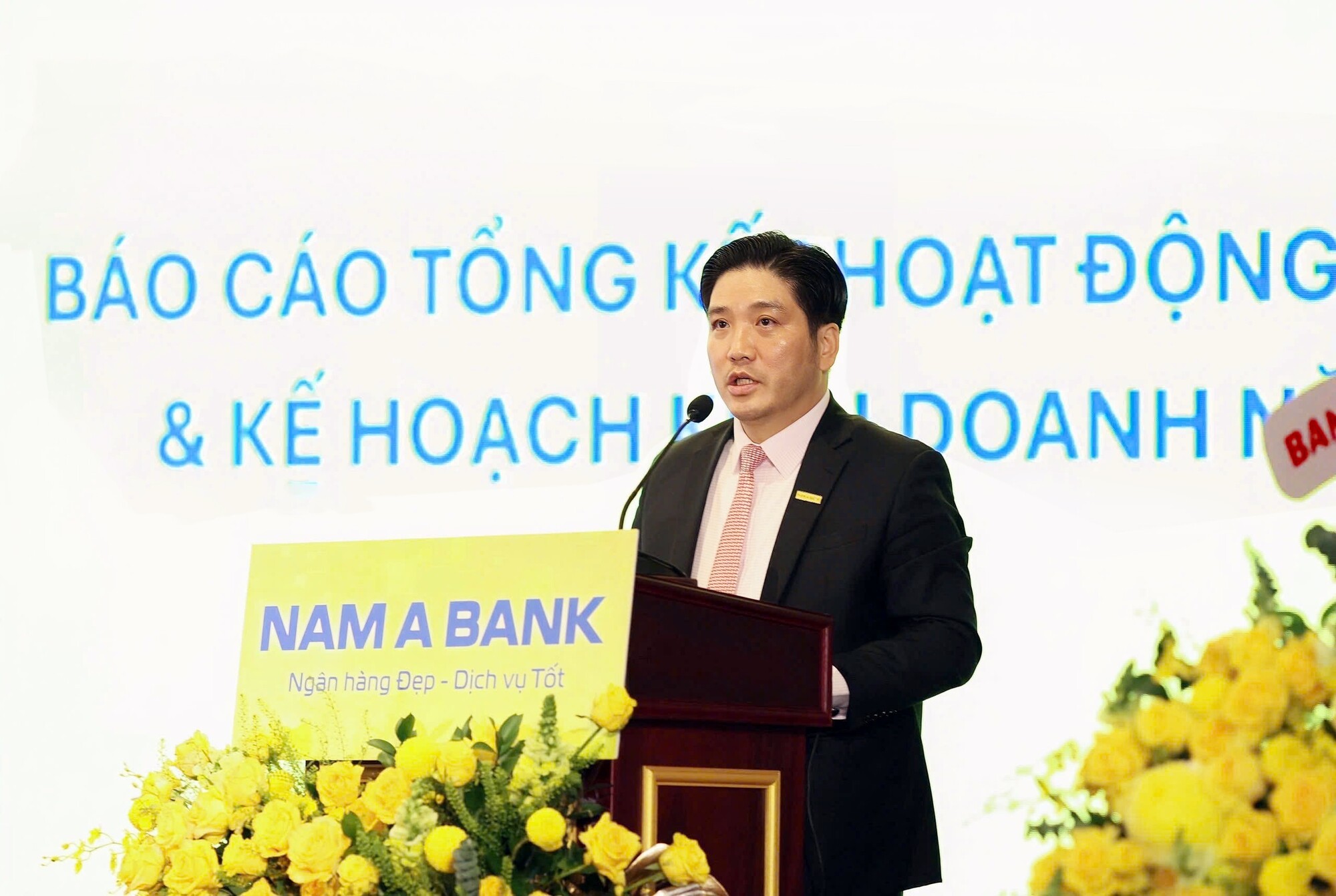 Nam A Bank đặt mục tiêu lợi nhuận 5.000 tỷ đồng, chia cổ tức 25% và tăng vốn điều lệ lên trên 18.000 tỷ đồng trong năm nay- Ảnh 4.
