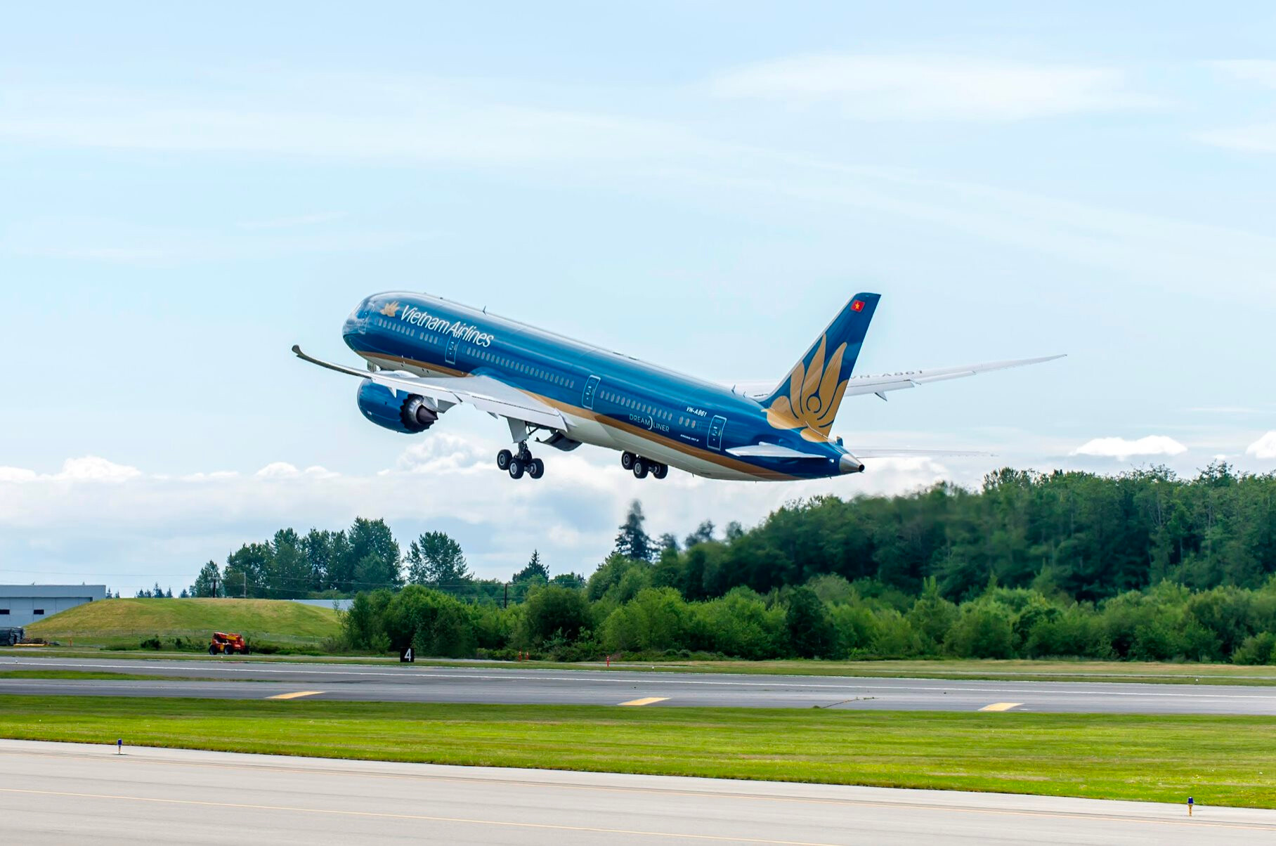 Vietnam Airlines báo lãi năm 2024 cao nhất lịch sử- Ảnh 1.