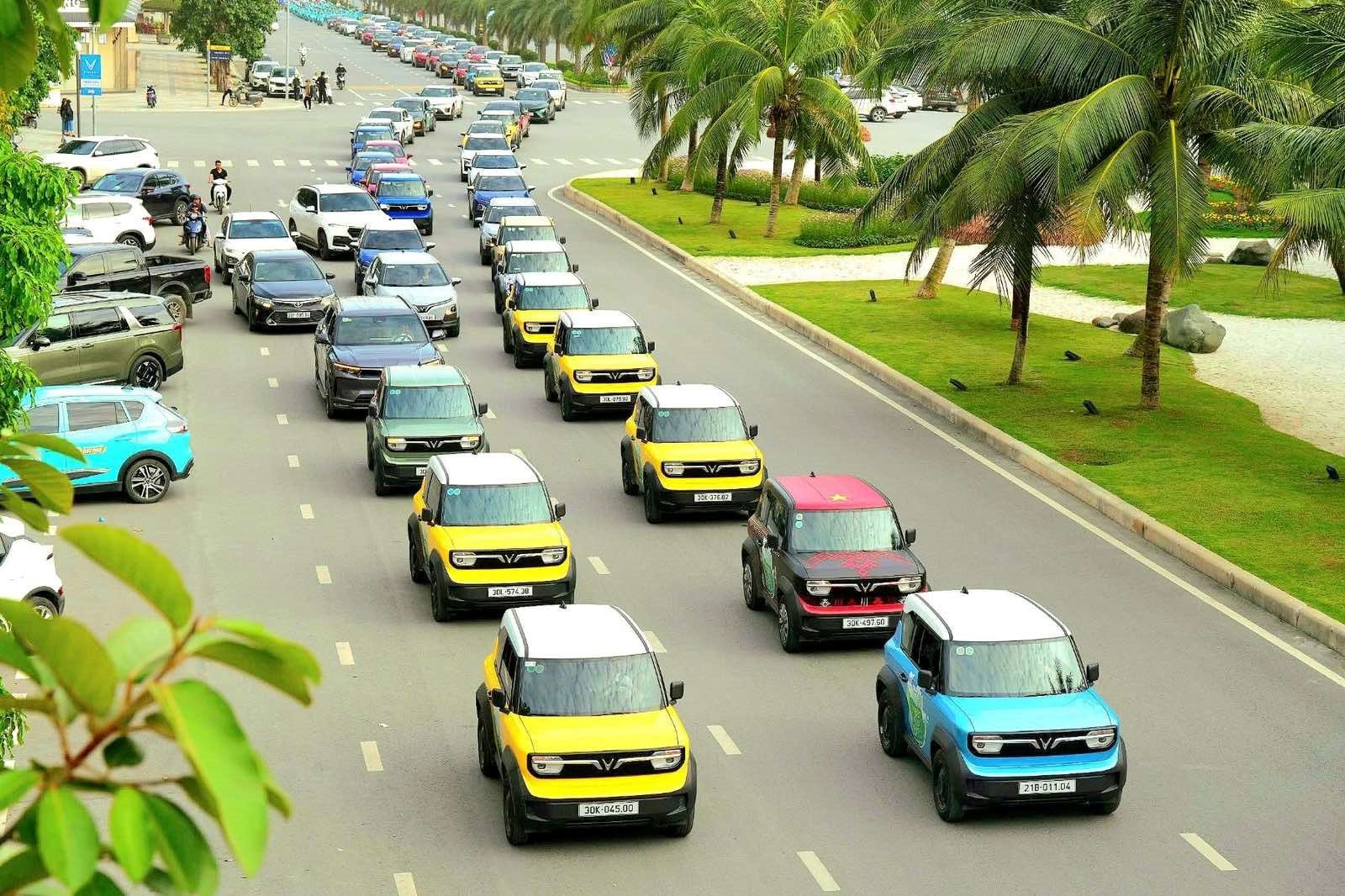 Hãng xe của tỷ phú Phạm Nhật Vượng vừa xác lập một kỷ lục chưa từng có: Màn xếp xe điện vô tiền khoáng hậu trong Ngày hội Xanh lớn nhất Việt Nam- Ảnh 3.