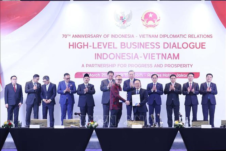 Tổng Bí thư Tô Lâm dự Tọa đàm doanh nghiệp 'Việt Nam và Indonesia: Quan hệ đối tác vì sự tiến bộ và thịnh vượng'- Ảnh 3. Tổng Bí thư Tô Lâm dự Tọa đàm doanh nghiệp 'Việt Nam và Indonesia: Quan hệ đối tác vì sự tiến bộ và thịnh vượng'- Ảnh 3.