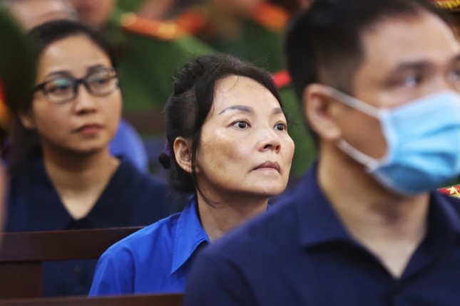 Viện Kiểm sát đề nghị giảm án cho bà Trương Mỹ Lan và 3 người thân- Ảnh 5.