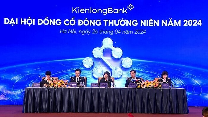 ĐHCĐ KienlongBank: Không chia cổ tức, 'tự tin' trình mục tiêu lợi nhuận đạt 800 tỷ đồng năm 2024 ĐHCĐ KienlongBank: Không chia cổ tức, 'tự tin' trình mục tiêu lợi nhuận đạt 800 tỷ đồng năm 2024
