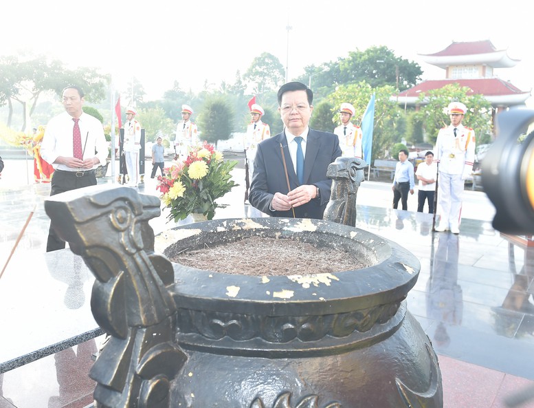 Phó Thủ tướng Mai Văn Chính: Tỉnh An Giang nhanh chóng bắt nhịp công việc, chung sức, đồng lòng hoàn thành xuất sắc nhiệm vụ được giao- Ảnh 5.
