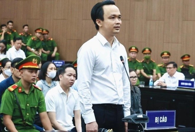 Cựu Chủ tịch Tập đoàn FLC Trịnh Văn Quyết tại phiên tòa sơ thẩm Cựu Chủ tịch Tập đoàn FLC Trịnh Văn Quyết tại phiên tòa sơ thẩm\ 660x446