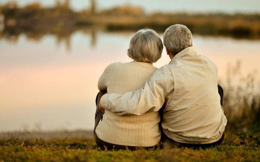 65 tuổi, chồng mất sớm, tôi muốn nối lại tình xưa sau buổi họp lớp nhưng các con ngăn cản bởi lý do chẳng thể ngờ tới khiến người làm mẹ quá xấu hổ và buồn tủi! 65 tuổi, chồng mất sớm, tôi muốn nối lại tình xưa sau buổi họp lớp nhưng các con ngăn cản bởi lý do chẳng thể ngờ tới khiến người làm mẹ quá xấu hổ và buồn tủi!