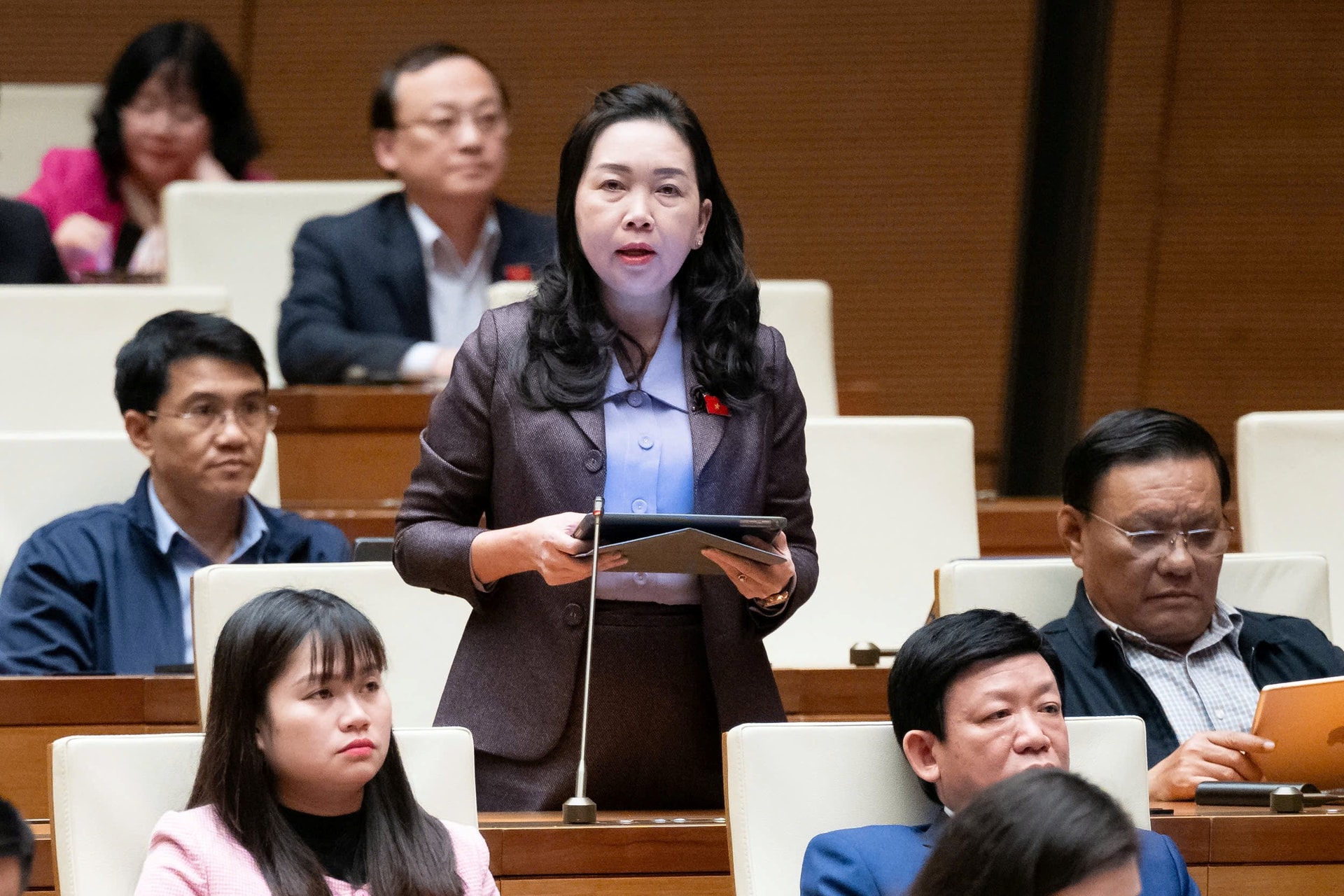 Đại biểu Quốc hội: Tăng trưởng tín dụng 15-16% sẽ khó đạt mục tiêu GDP trên 8%, cần tăng 18-19%- Ảnh 2. Đại biểu Quốc hội: Tăng trưởng tín dụng 15-16% sẽ khó đạt mục tiêu GDP trên 8%, cần tăng 18-19%- Ảnh 2.